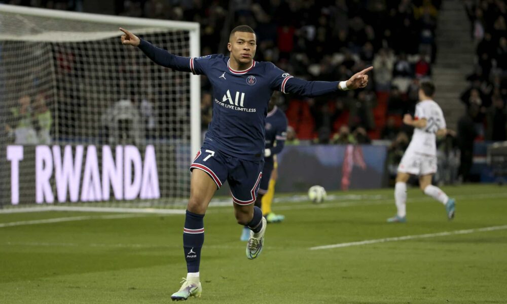 Real Madrid boss Ancelotti responds to Pochettino’s Mbappe claim