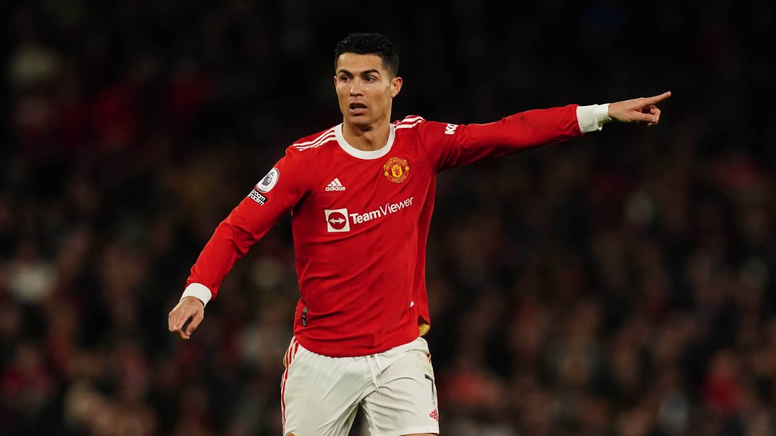 Pundit says Cristiano Ronaldo has to stay with Manchester United but reveals one big problem Pundit says Cristiano Ronaldo has to stay with Manchester United but reveals one big problem