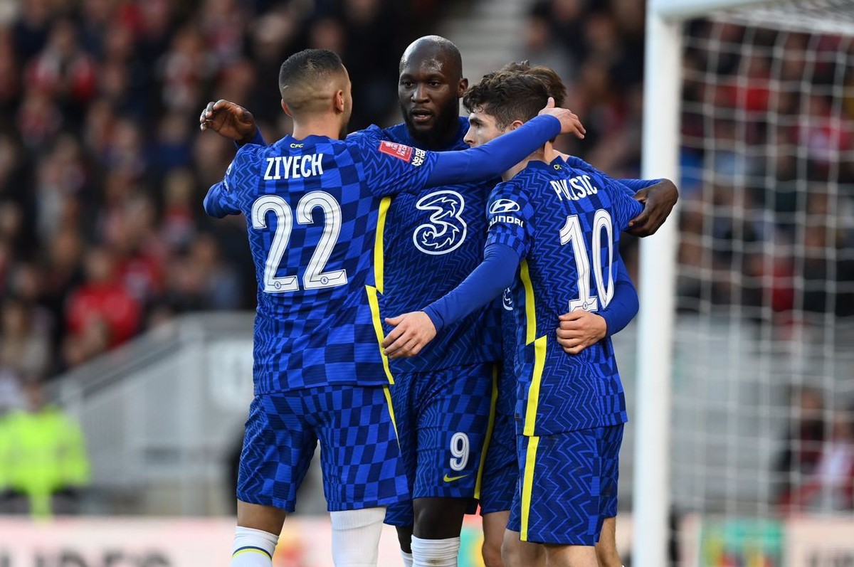 Juventus look set to battle Manchester United for Chelsea star Juventus look set to battle Manchester United for Chelsea star