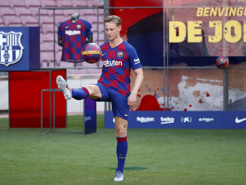 Frenkie de Jong set for Manchester United move Frenkie de Jong set for Manchester United move