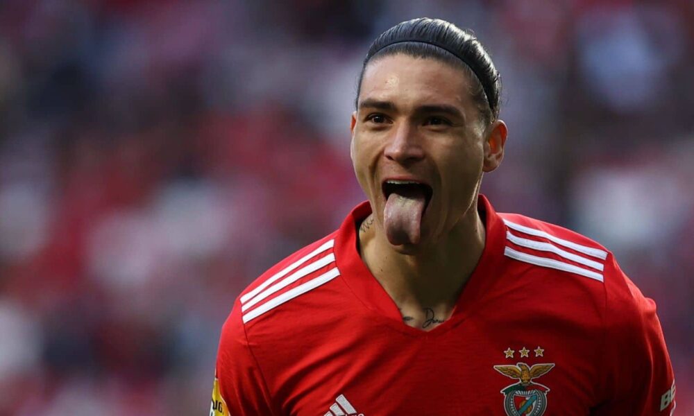 Ten Hag given lift as striker’s personal advisors make Man Utd feelings clear