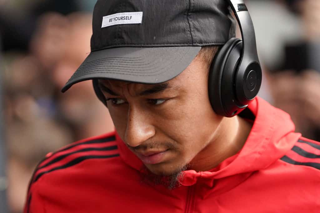 Gary Neville sends message to Jesse Lingard over Manchester United send off Gary Neville sends message to Jesse Lingard over Manchester United send off
