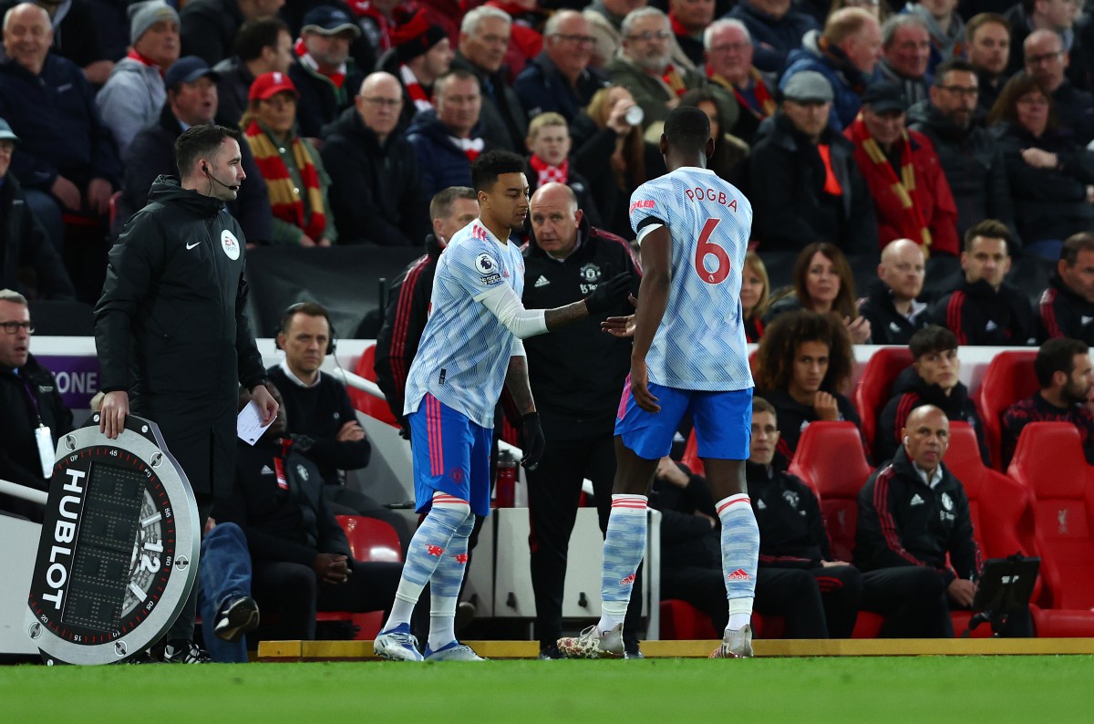 Man City identify shock Fernandinho replacement in Pogba Man City identify shock Fernandinho replacement in Pogba