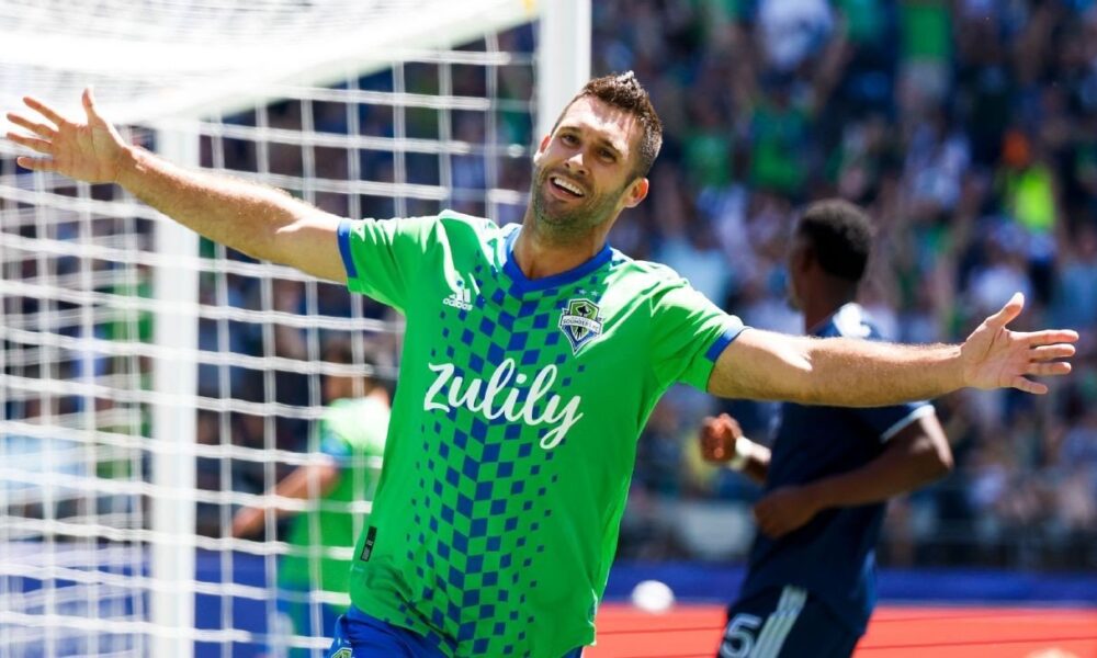 Morris, Roldan score as Sounders blast SKC 3-0