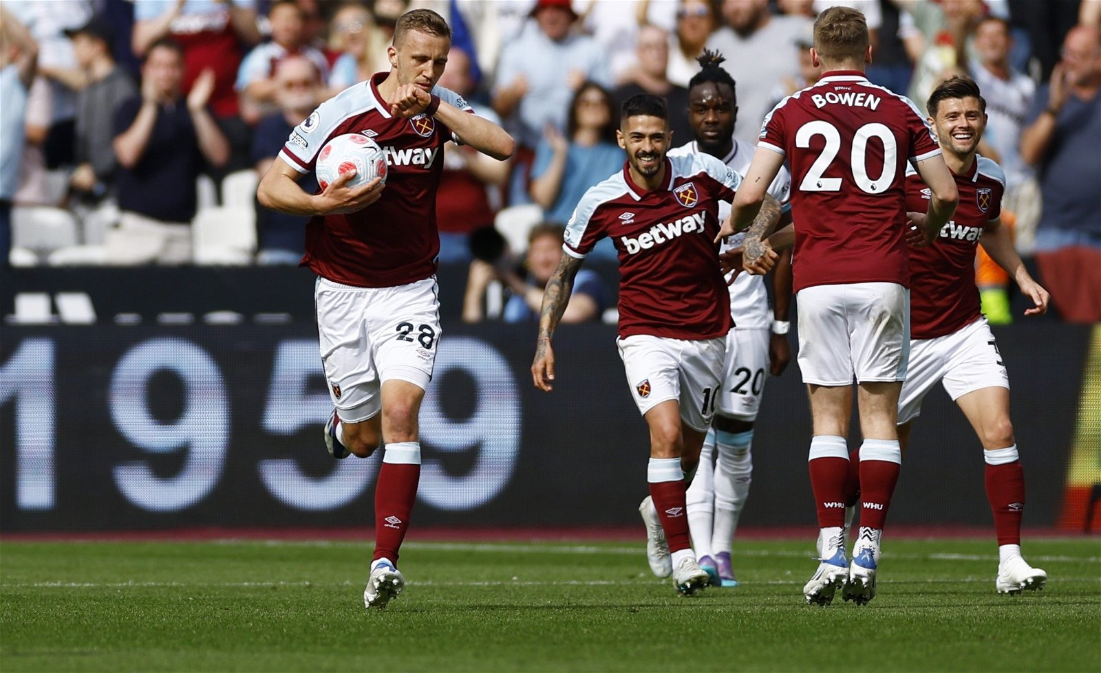 Newcastle eyeing Tomas Soucek | FootballFanCast.com Newcastle eyeing Tomas Soucek | FootballFanCast.com