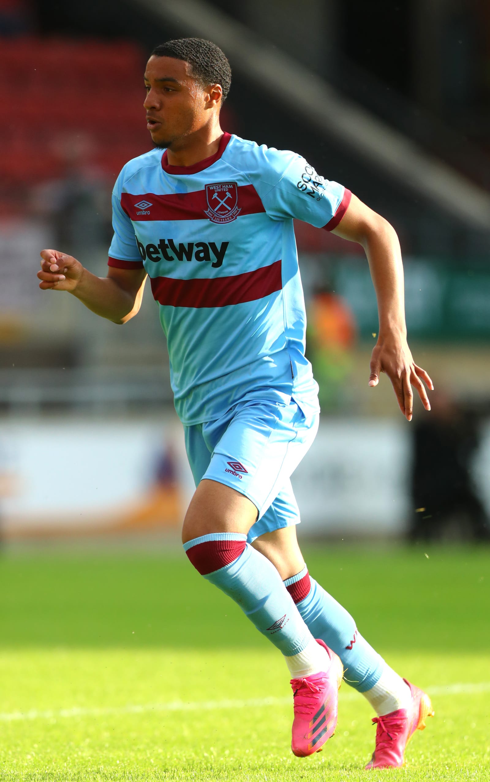 Westham youngstar of Nigerian descent to be loaned out this summer Westham youngstar of Nigerian descent to be loaned out this summer