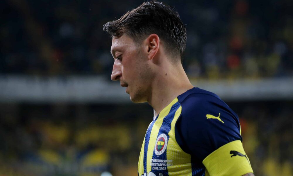 Mesut Ozil confirms new club after Fenerbache contract termination