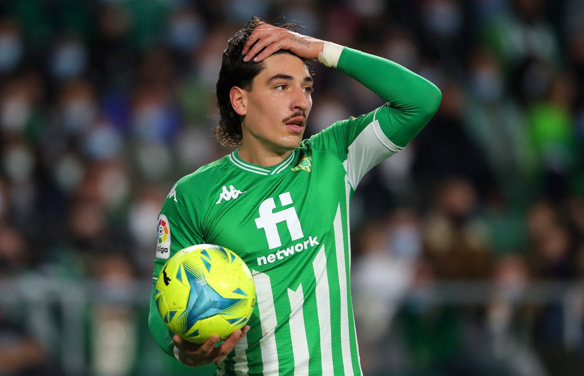Bellerin to have Arsenal contract terminated in order to facilitate move