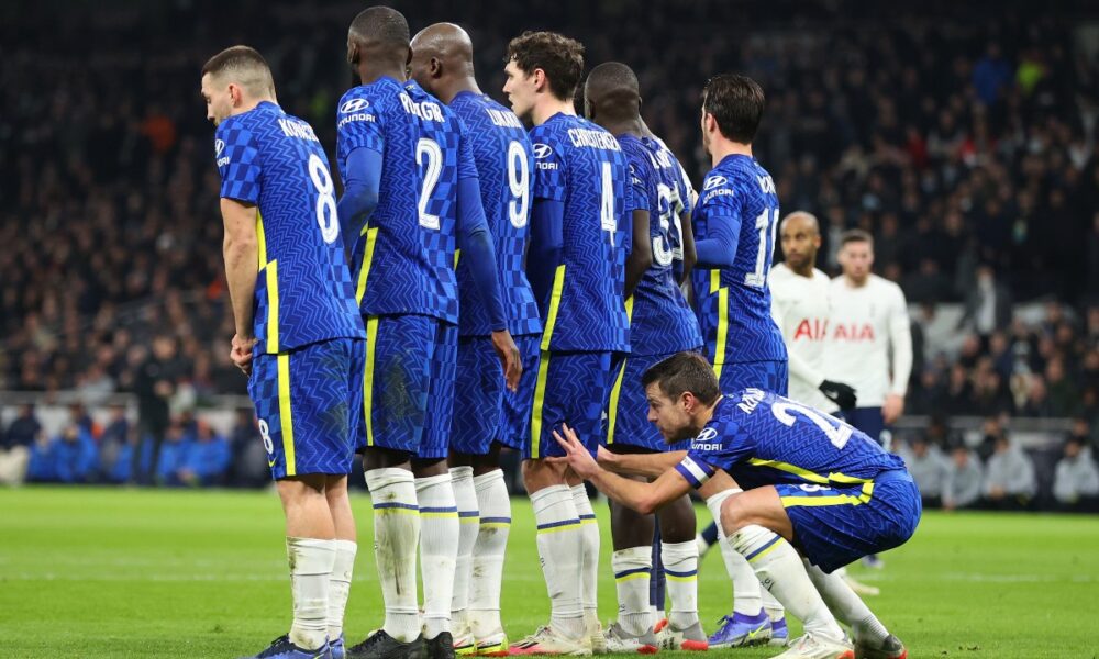 Cesar Azpilicueta omitted from Chelsea squad amid Barcelona interest