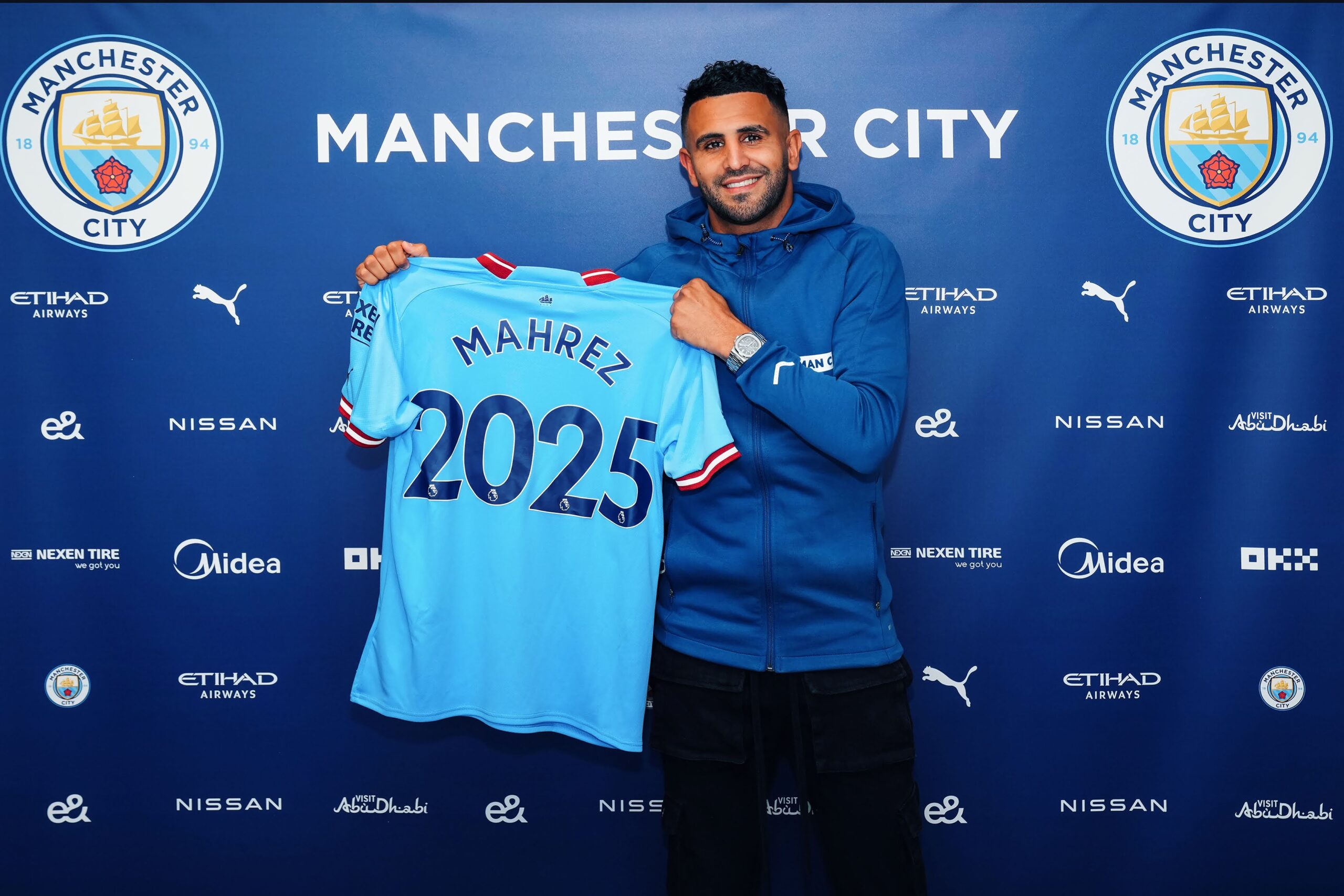 Riyad Mahrez signs new three-year deal with Man City Riyad Mahrez signs new three-year deal with Man City