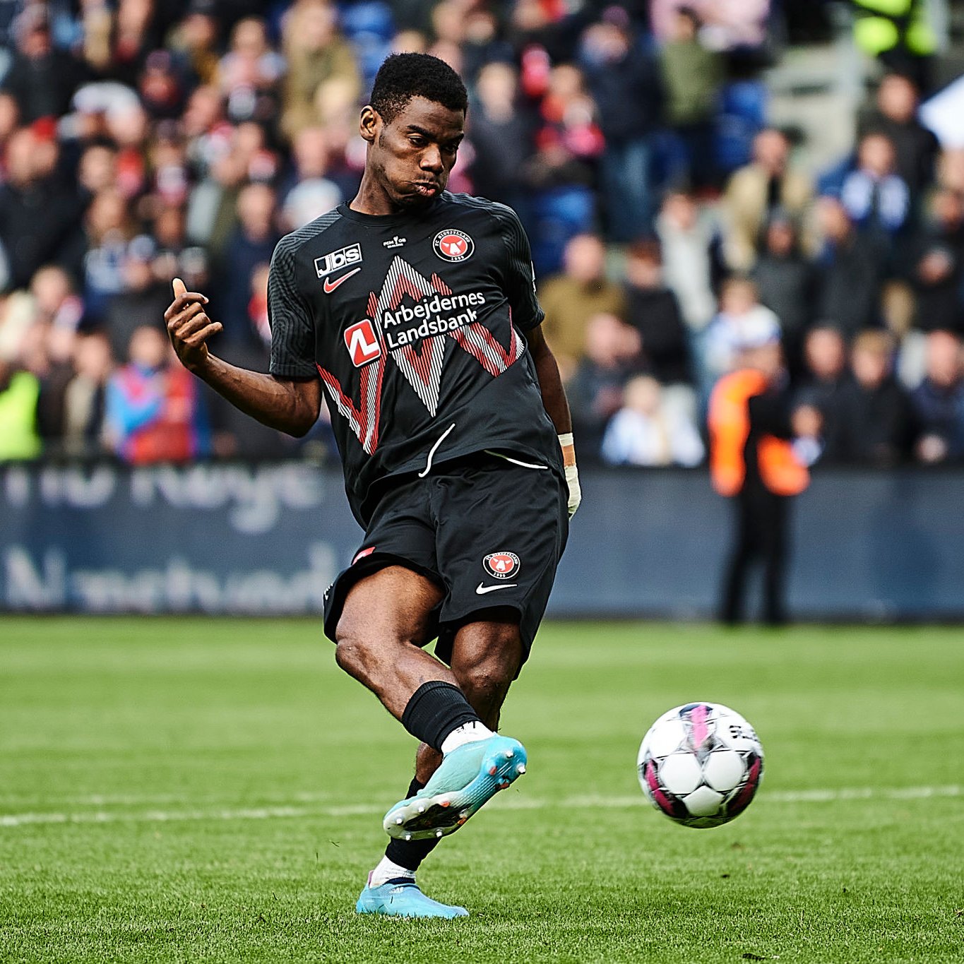 AC Milan Heating Up Pursuit Of Nigerian Midfielder Raphael Onyedika | Abroad AC Milan Heating Up Pursuit Of Nigerian Midfielder Raphael Onyedika | Abroad