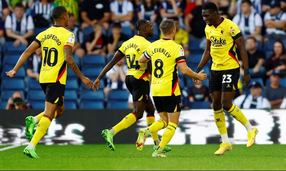 Leeds: Aouna drops Sarr update