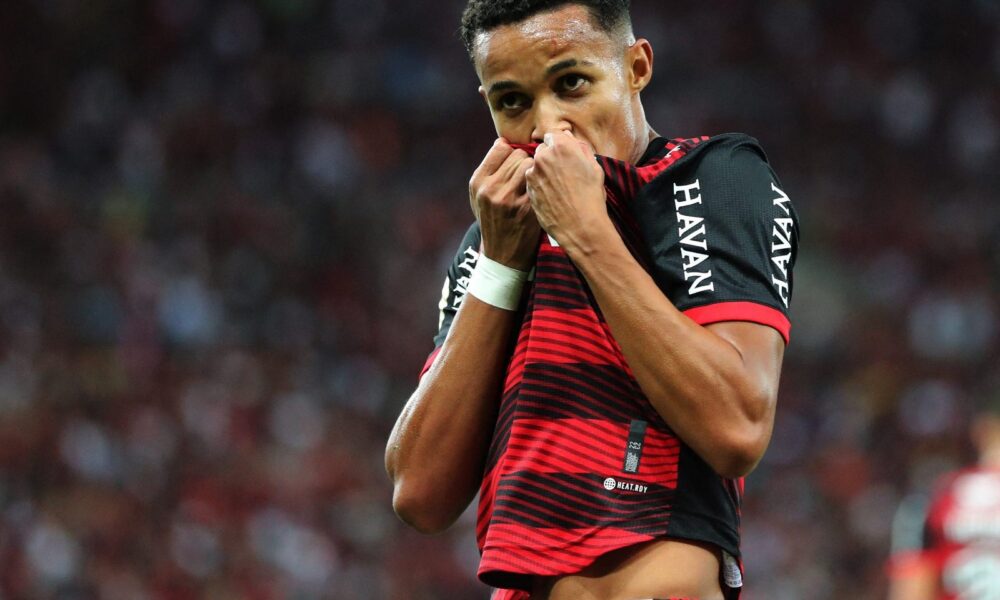 West Ham: Romano drops Lazaro update