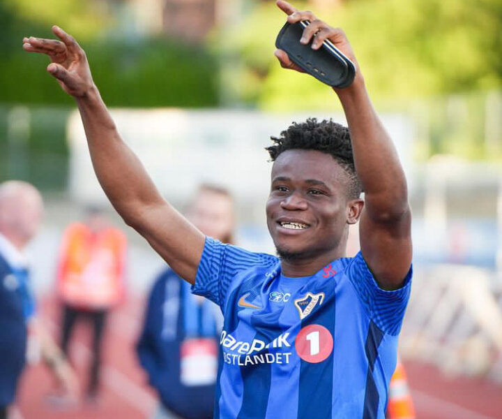 Nigerian Striker rewarded with contract extension after superb performances Nigerian Striker rewarded with contract extension after superb performances