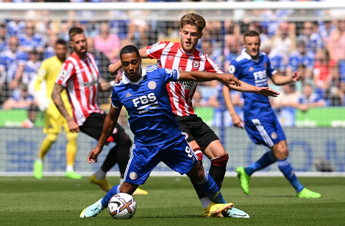 Arsenal could make late push for Premier League midfielder Arsenal could make late push for Premier League midfielder