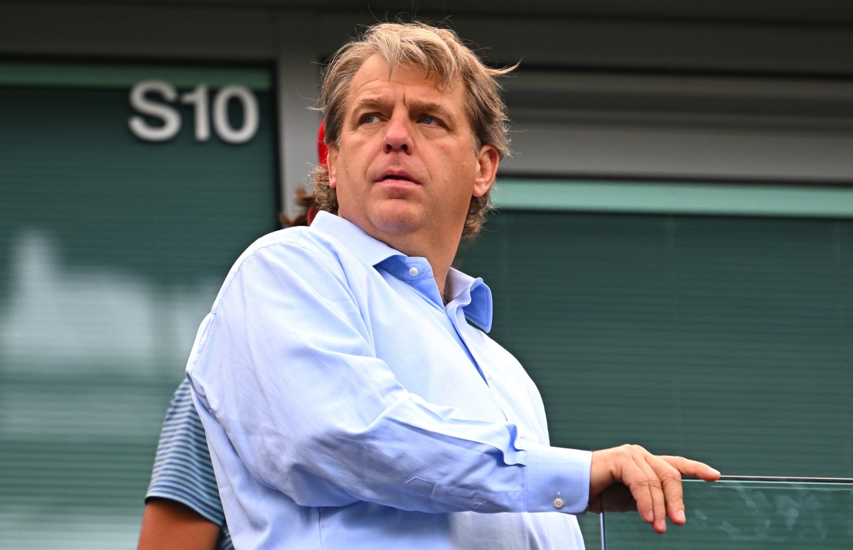 Chelsea “threw everything” at elite transfer guru, another big name open to the job Chelsea “threw everything” at elite transfer guru, another big name open to the job