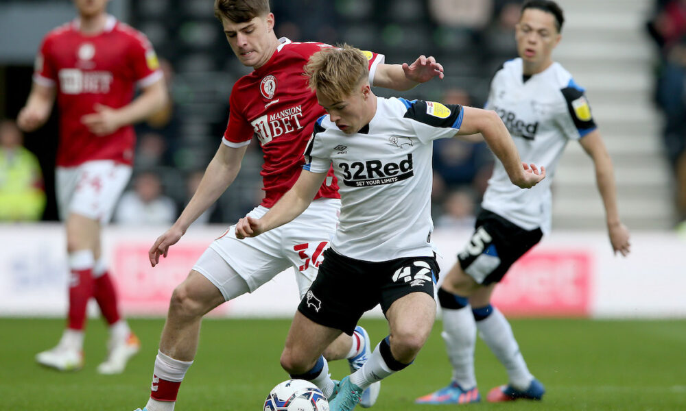 Manchester United ask about Championship midfielder