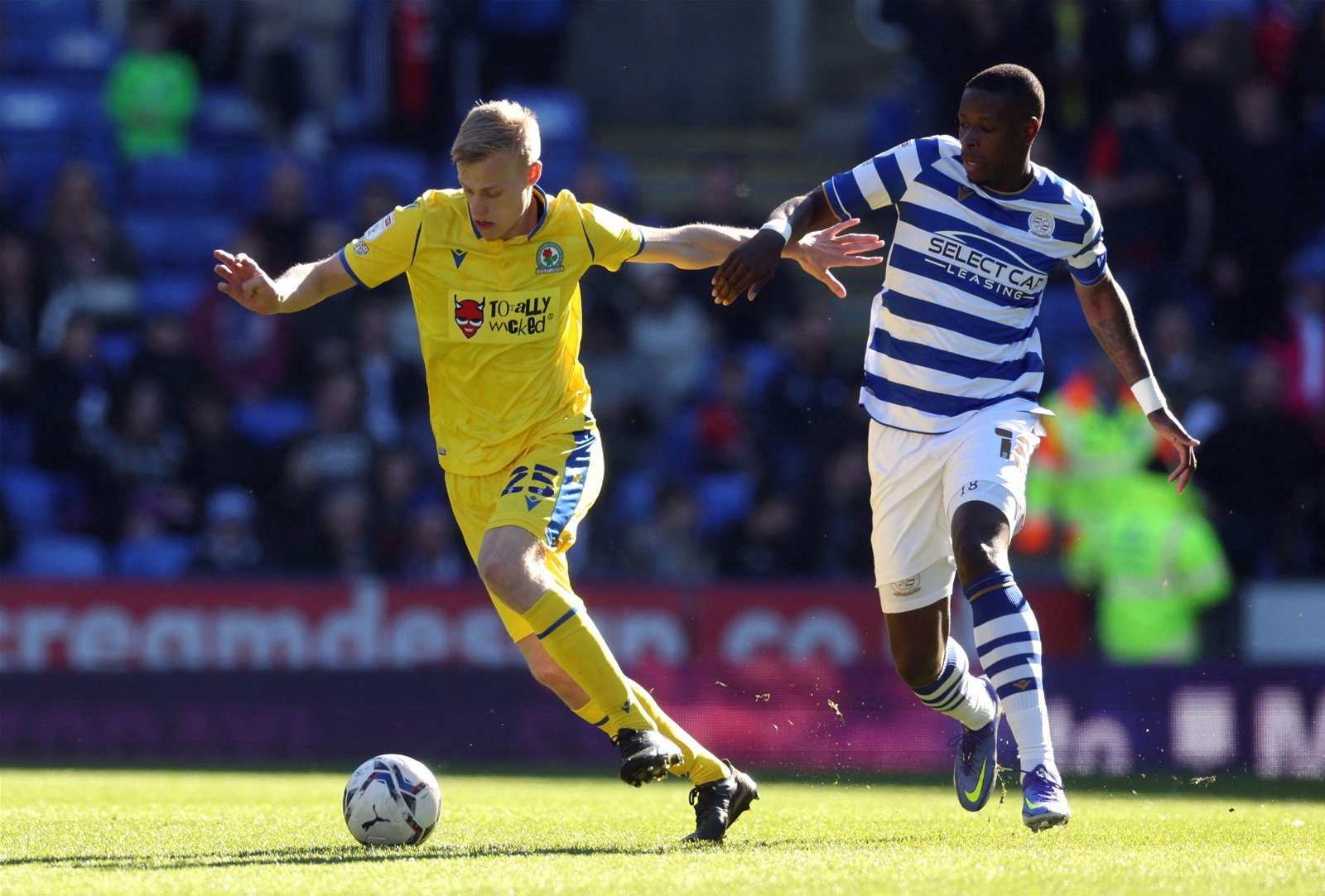 Sunderland battling for Jan Paul van Hecke Sunderland battling for Jan Paul van Hecke