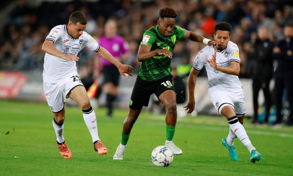 Sunderland must pounce on Jamal Lowe