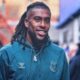 Everton begin contract talks with Iwobi