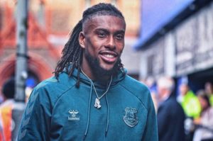 Everton begin contract talks with Iwobi Everton begin contract talks with Iwobi