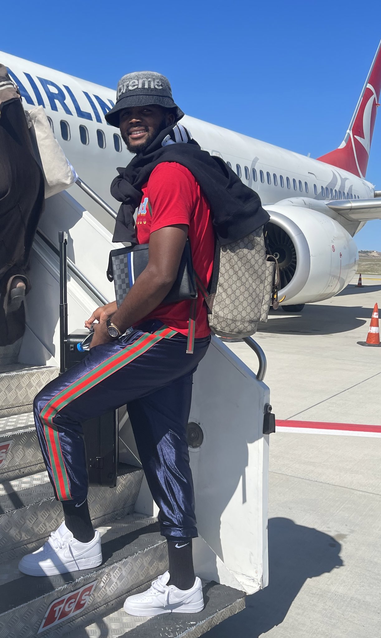 Awaziem leads Super Eagles Arrival in Algeria
