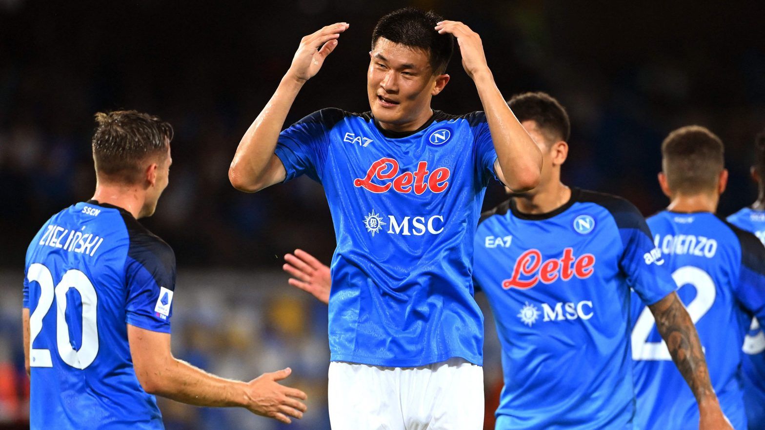 Journalist confirms Man United target has an affordable release clause