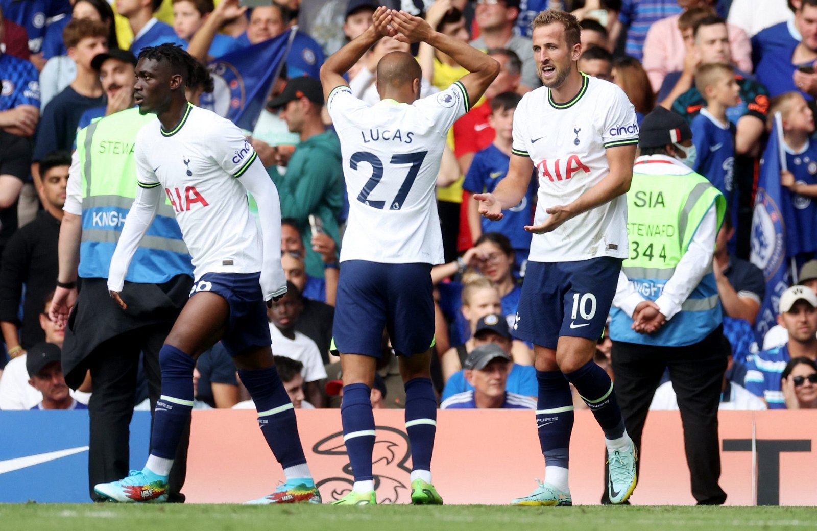 Spurs: Conte dealt Moura injury blow Spurs: Conte dealt Moura injury blow