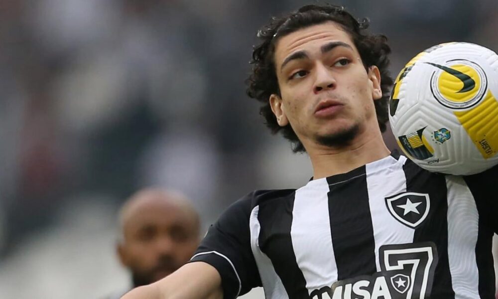 Crystal Palace hold talks to sign Brazilian forward who has ‘absurd’ quality
