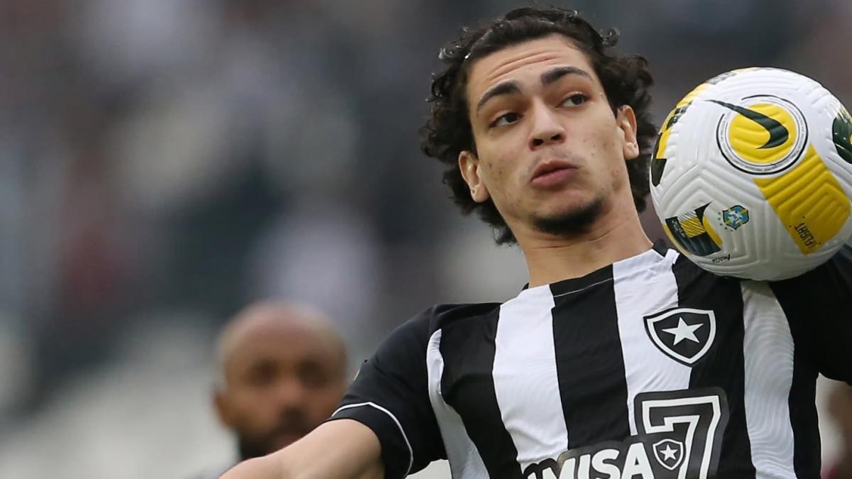 Crystal Palace hold talks to sign Brazilian forward who has ‘absurd’ quality Crystal Palace hold talks to sign Brazilian forward who has ‘absurd’ quality