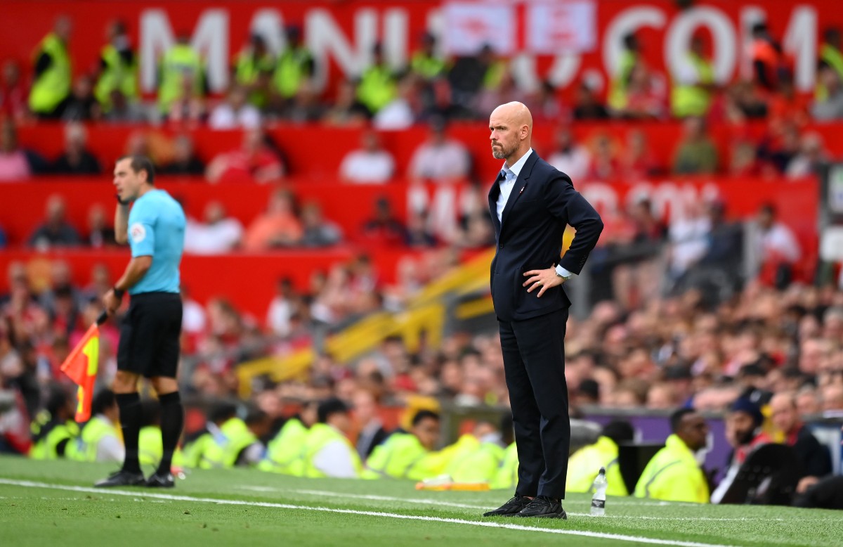 “A hugely intelligent footballer” – Man United star earns special praise for adjusting to new role