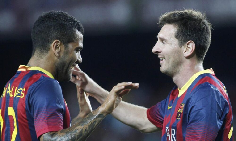 between Messi and Ronaldo, Dani Alves decides in favor of the Portuguese!