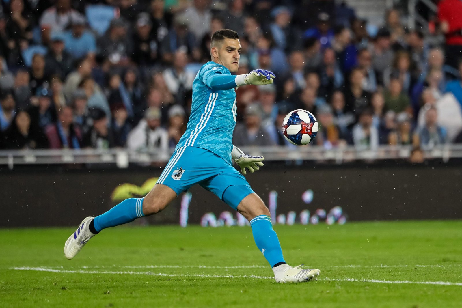 Sunderland eyeing up Vito Mannone deal Sunderland eyeing up Vito Mannone deal
