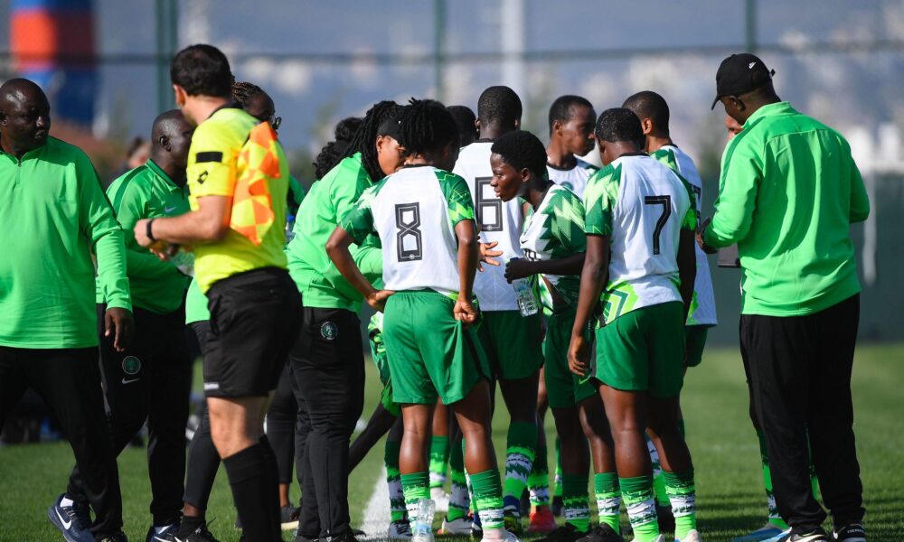 Nigeria U-17 defeat Galatasaray in pre-World Cup friendly Nigeria U-17 defeat Galatasaray in pre-World Cup friendly