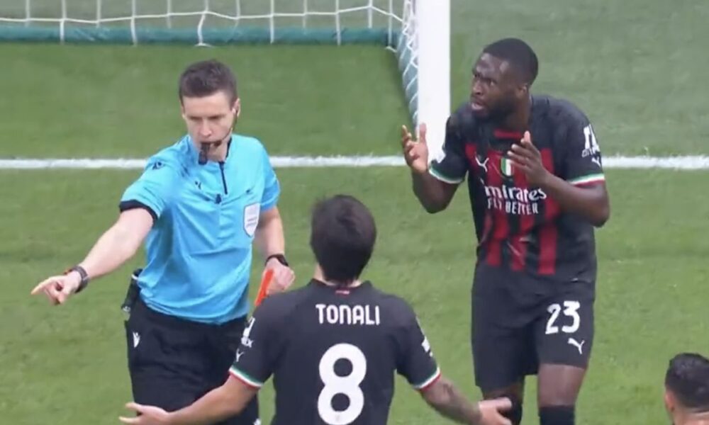 (Video) Tomori shown straight red before Jorginho fires Chelsea into UCL lead (Video) Tomori shown straight red before Jorginho fires Chelsea into UCL lead