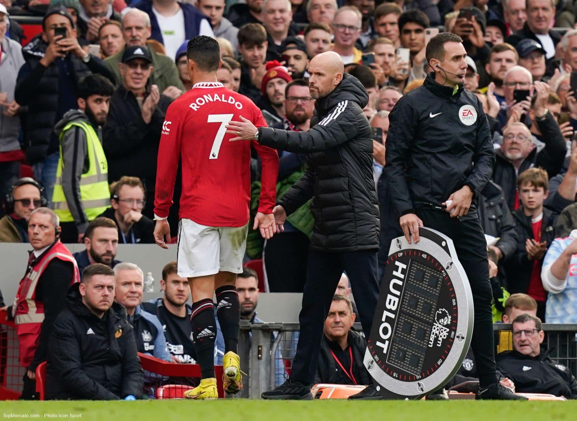 Ten Hag kicks Ronaldo into touch Ten Hag kicks Ronaldo into touch