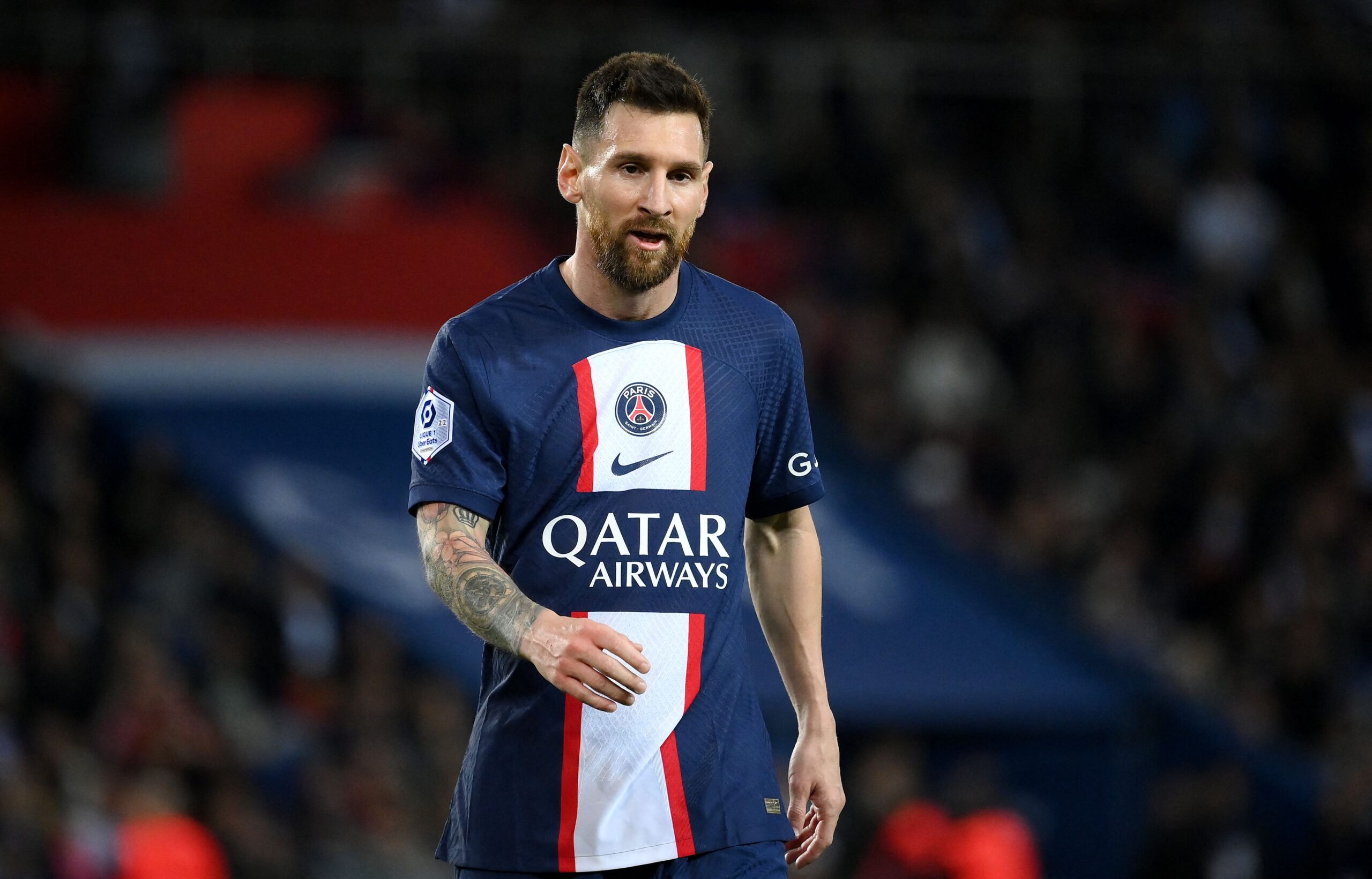 Chelsea and Manchester City interested in signing Lionel Messi