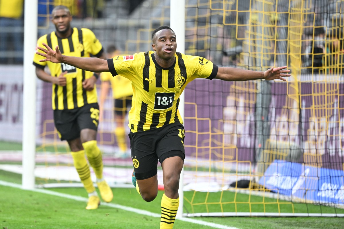 Exclusive: “Many top clubs” eyeing potential transfer of Borussia Dortmund wonderkid striker