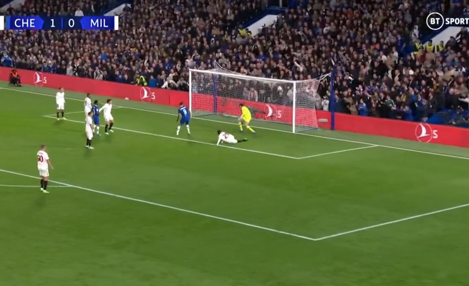Aubameyang doubles Chelsea’s lead vs AC Milan