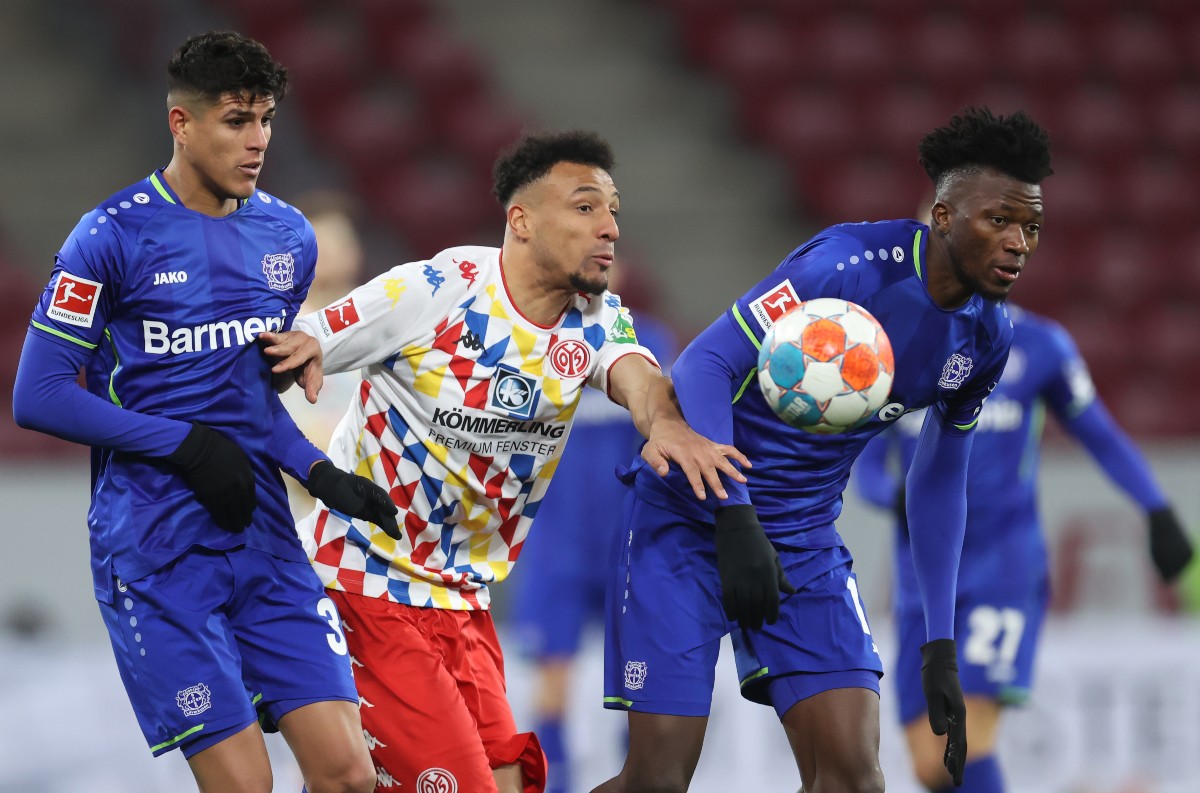 Tottenham join Arsenal in the race to sign defender