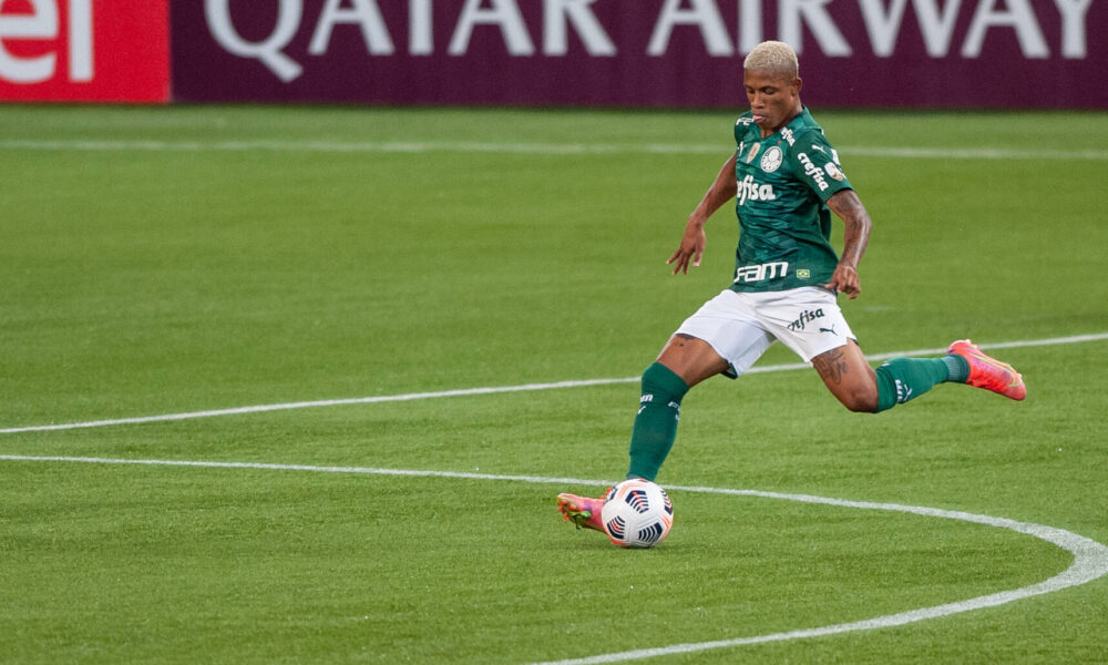 Arsenal close to signing 21-year-old midfielder with a January deal likely Arsenal close to signing 21-year-old midfielder with a January deal likely