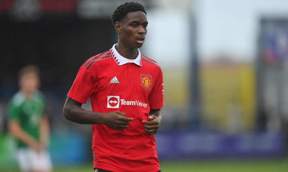 Habeeb Ogunneye: Nigeria prospect signs first professional Manchester United contract