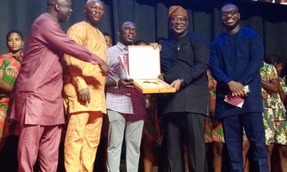 Nigerian Sensational Sprinter And World Record Holder Tobi Amusan On Tuesday November 8, Bagged An Award At Merit House In Abuja