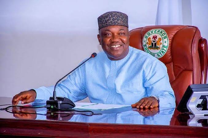 Ugwuanyi Allocates Plots Of Land To Rangers Players …Grants Them Land Charges Waiver Ugwuanyi Allocates Plots Of Land To Rangers Players …Grants Them Land Charges Waiver