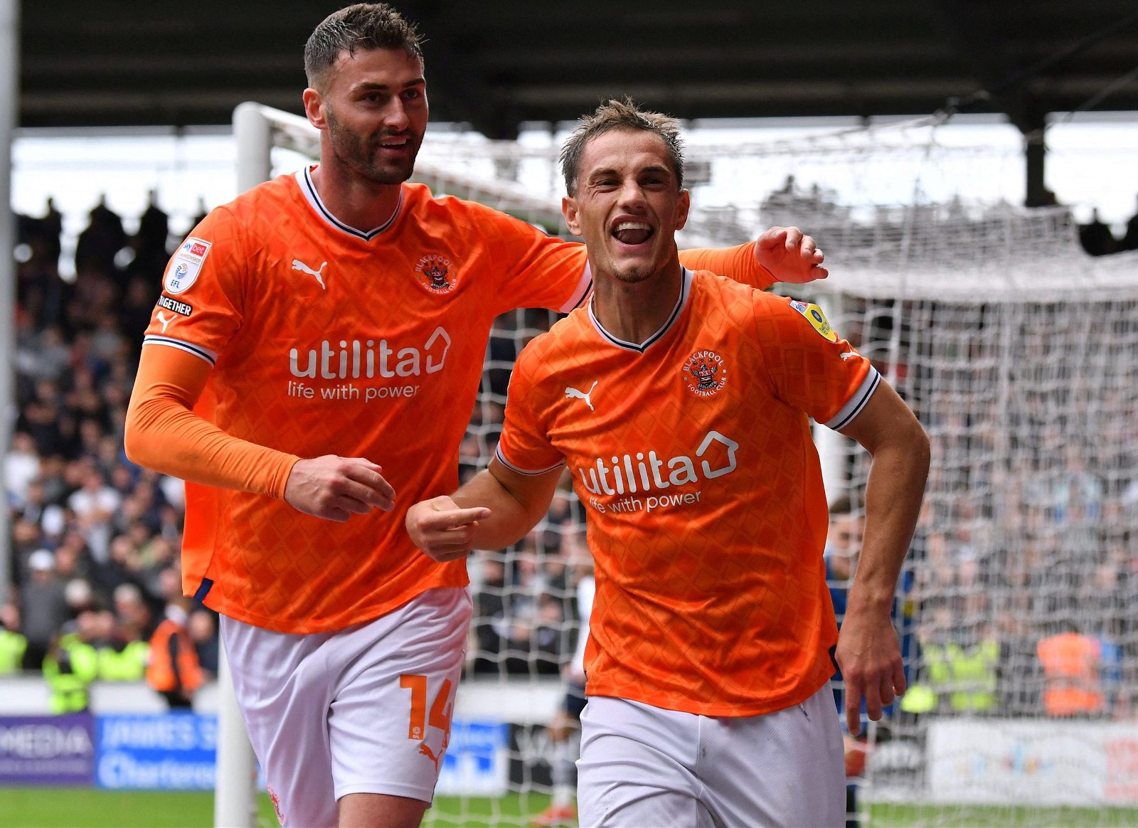 West Brom must sign Jerry Yates West Brom must sign Jerry Yates
