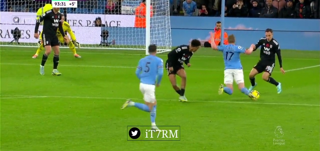 Fans accuse Kevin De Bruyne of diving to win the penalty against Fulham Fans accuse Kevin De Bruyne of diving to win the penalty against Fulham
