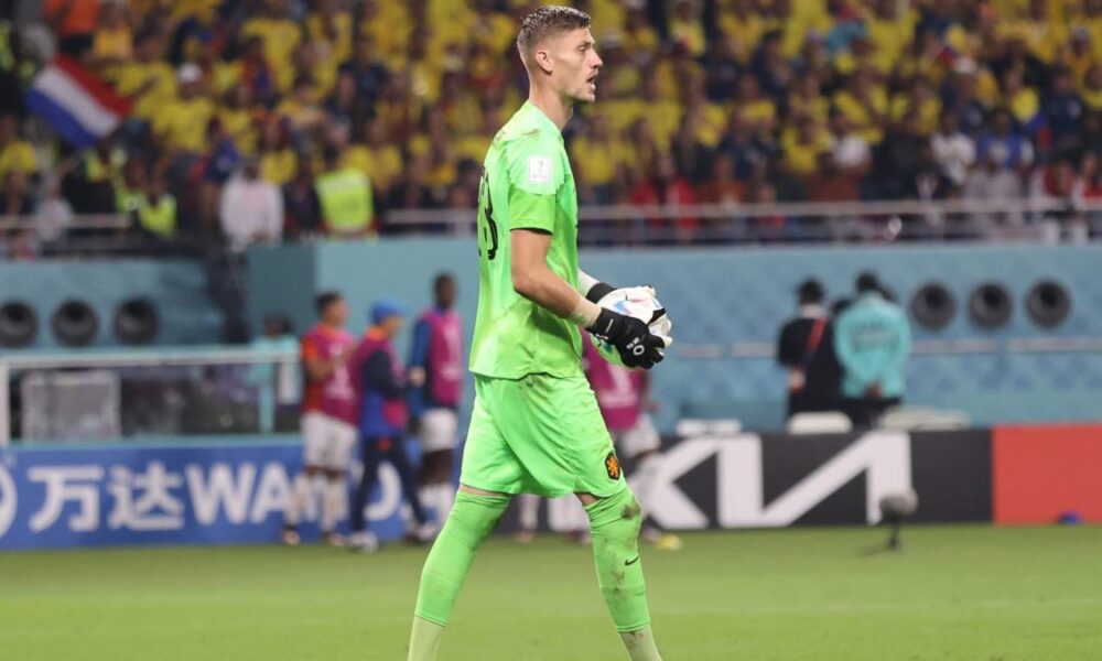 Ajax Amsterdam target Netherlands starter Andries Noppert
