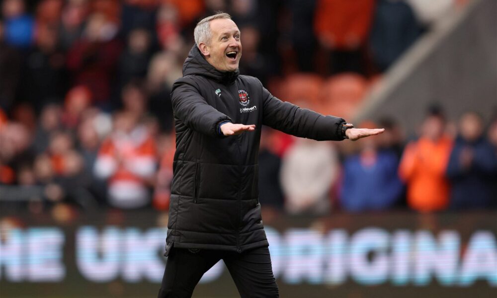 QPR: Critchley should unleash Armstrong