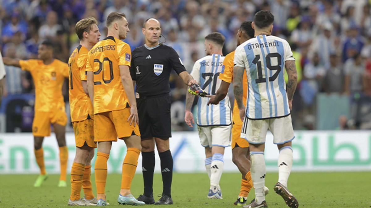 the Dutch players tried to destabilize the Argentinians the Dutch players tried to destabilize the Argentinians