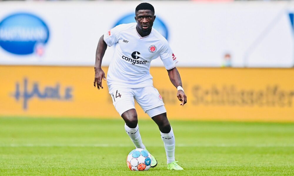 Afeez Aremu: Nigeria midfielder signs contract extension with German side St. Pauli